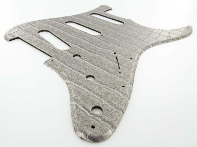 Hovedbilde Stratocaster SSS - SynSkin Crocodile - silver