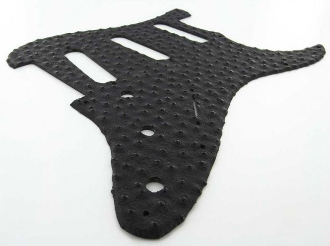 Hovedbilde Stratocaster SSS - SynSkin struts- svart
